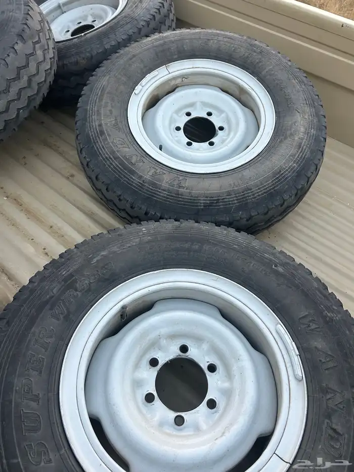 4 كفرات بجنوطها تركب للشاص والجييب 83  84 3