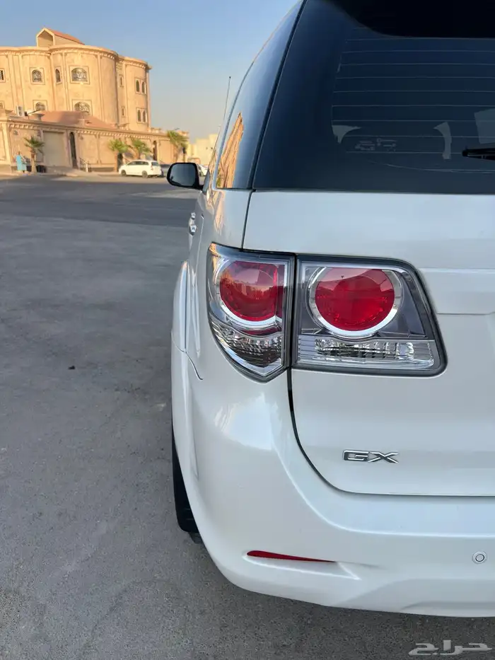 للبيع فورتشنر 2015 مخزن 4 سلندر تماتيك سعودي 7