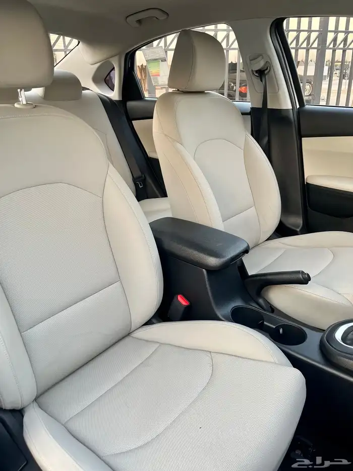 كيا سيراتو 2024 استاندر ( بحالة الوكالة ) 13