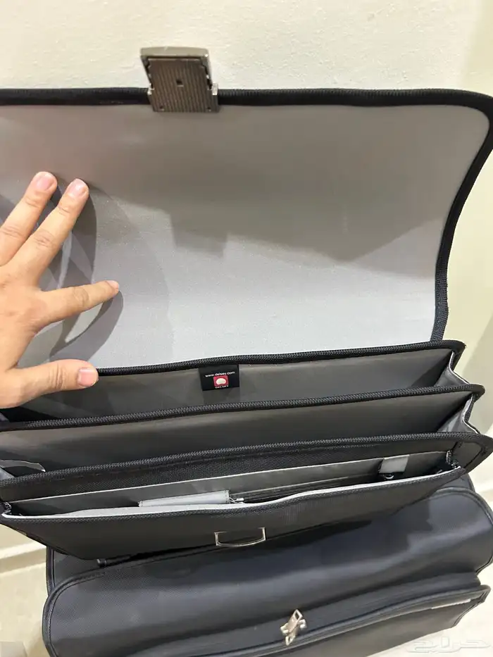 مجموعة شنط ديلسي delsey صناعه فرنسيه vintage 15