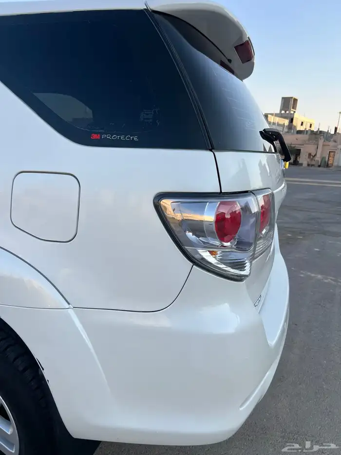 للبيع فورتشنر 2015 مخزن 4 سلندر تماتيك سعودي 6