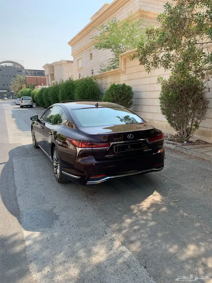 لكزس LS500h 2019 2