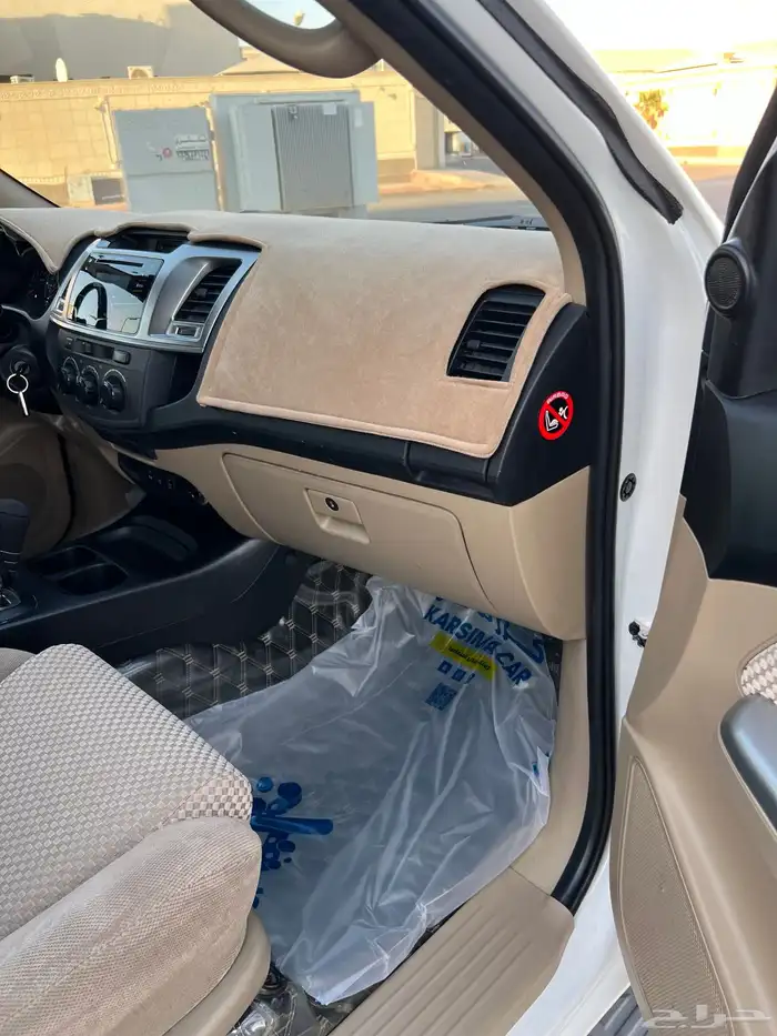 للبيع فورتشنر 2015 مخزن 4 سلندر تماتيك سعودي 31