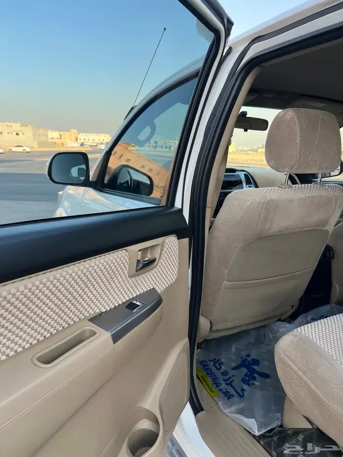 للبيع فورتشنر 2015 مخزن 4 سلندر تماتيك سعودي 20