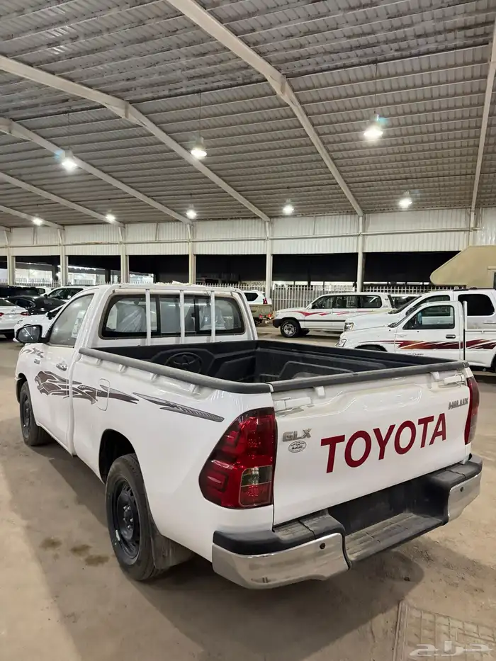 هايلوكس غماره 2023 فل كامل بنزين 6