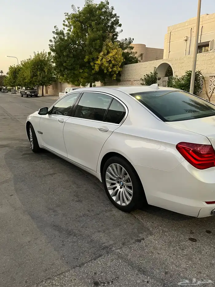 BMW 730 موديل 2012 6
