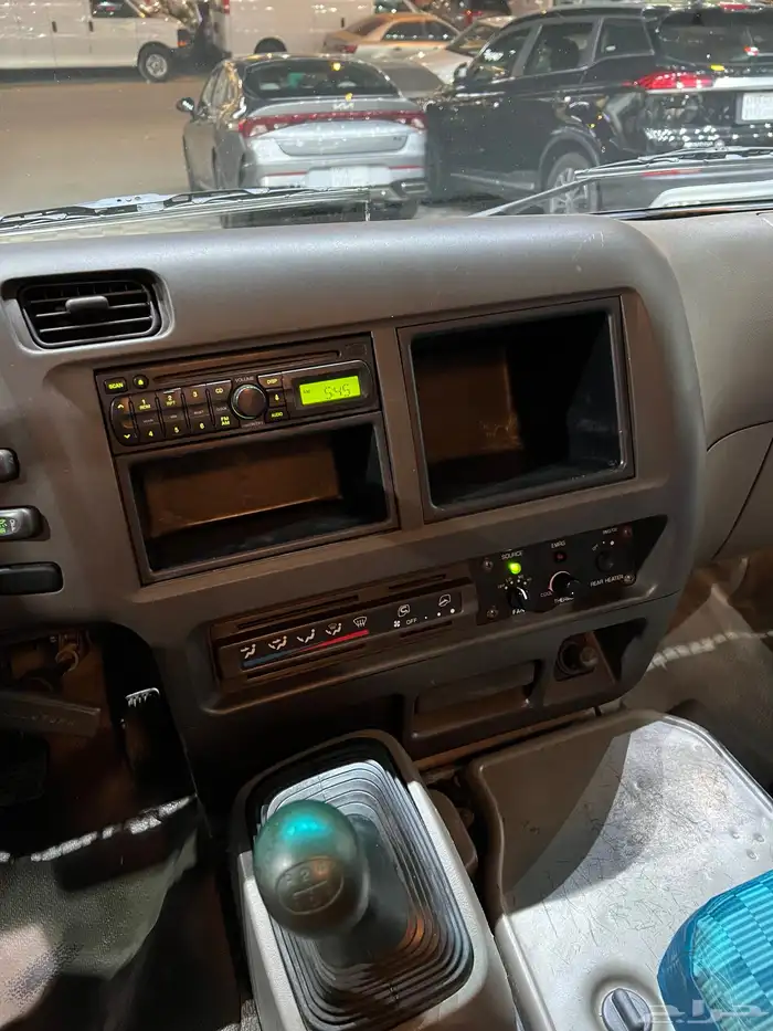 للبيع باص ميتسوبيشي روزا موديل 2014 ديزل 30 راكب 12