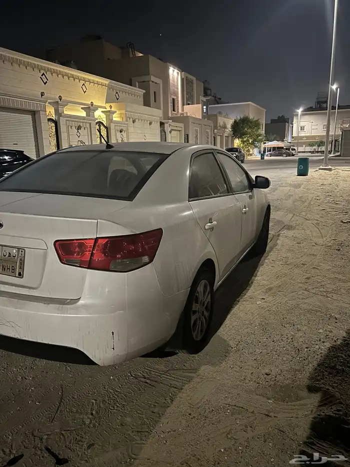 للبيع كيا سيراتو. 2013 1