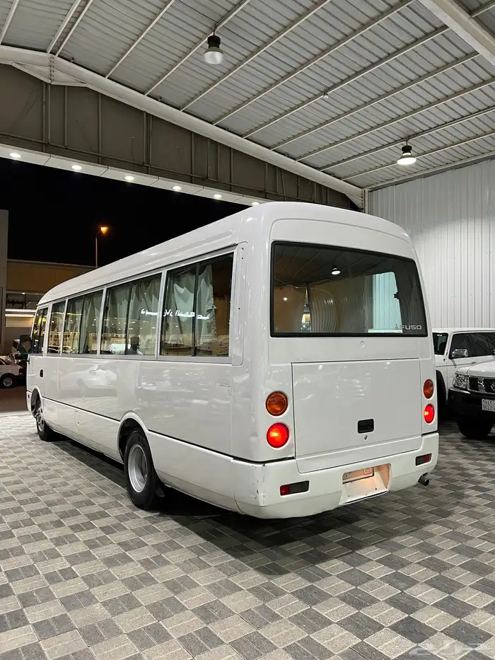 للبيع باص ميتسوبيشي روزا موديل 2014 ديزل 30 راكب 2