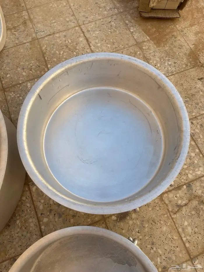 للبيع قدور مقلوبة نظيفة 2