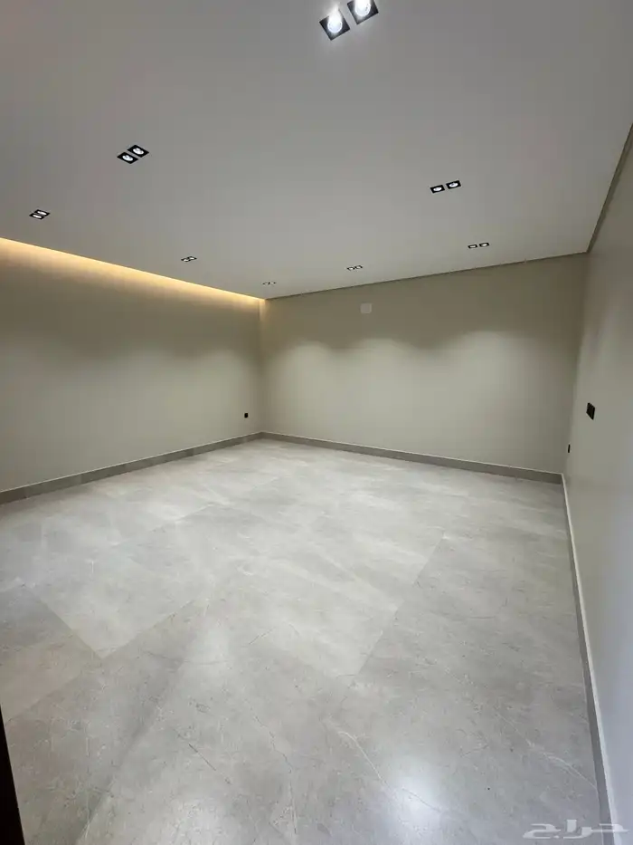 للبيع فيلا مودرن دورين وملحق بحي راقي واصل جميع الخدمات 6