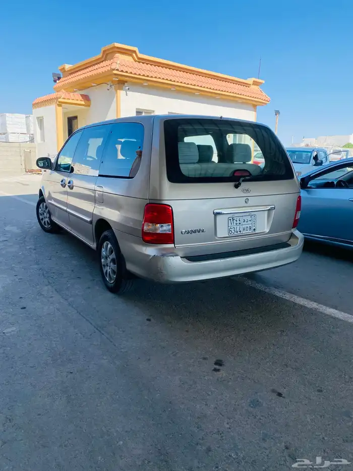 كيا كارنفال 2005 3