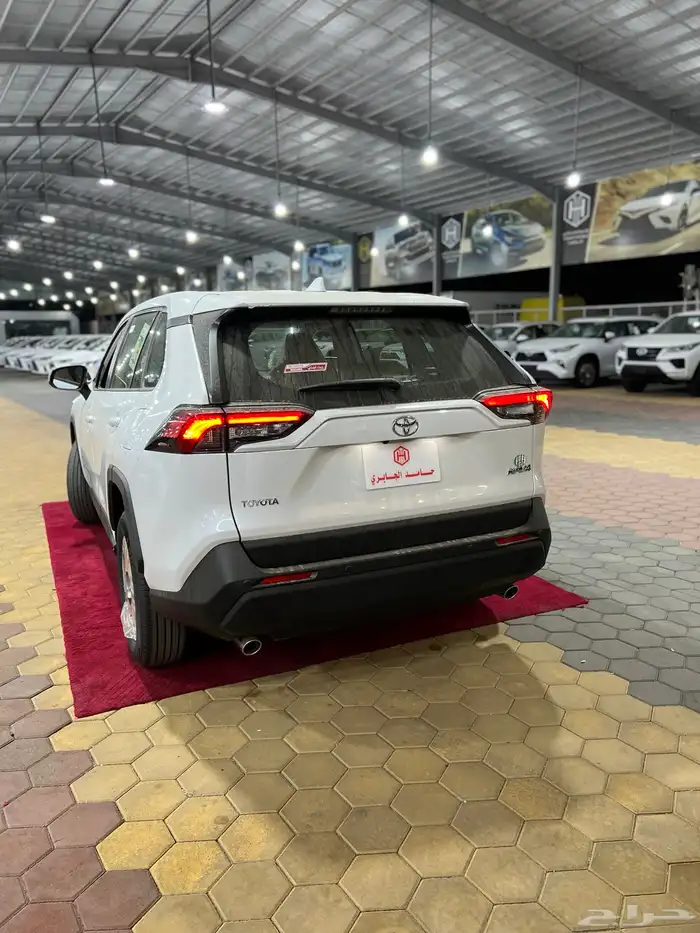 تويوتا   راف فور دفع امامي بنزين 2025جديد سعودي 98.900 شامل 4