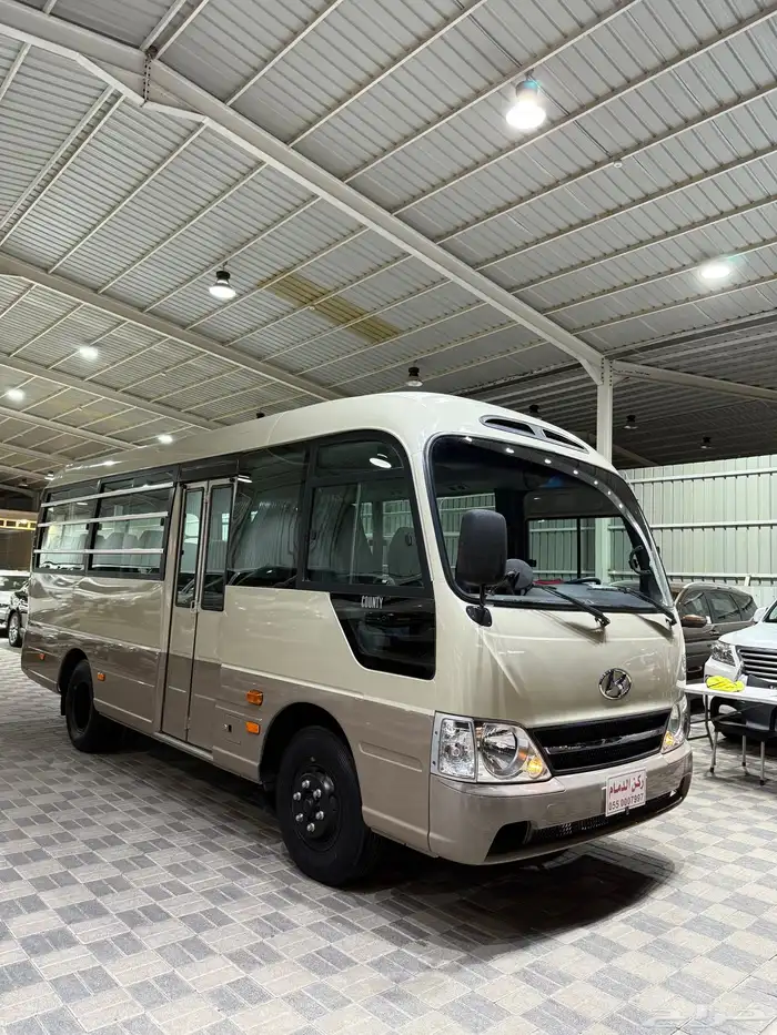 للبيع باص هونداي كونتي موديل 2015 ديزل ( شبه أصفار) 0