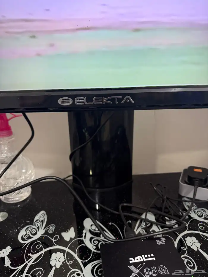 شاشة 42 بوصة 1