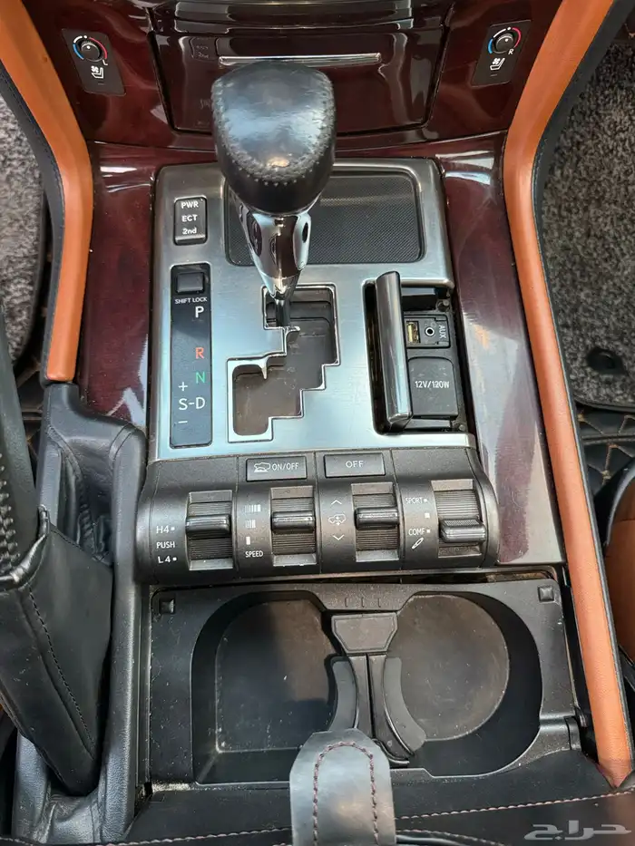 لكزس LX570 2011 بحالة الوكاله 16