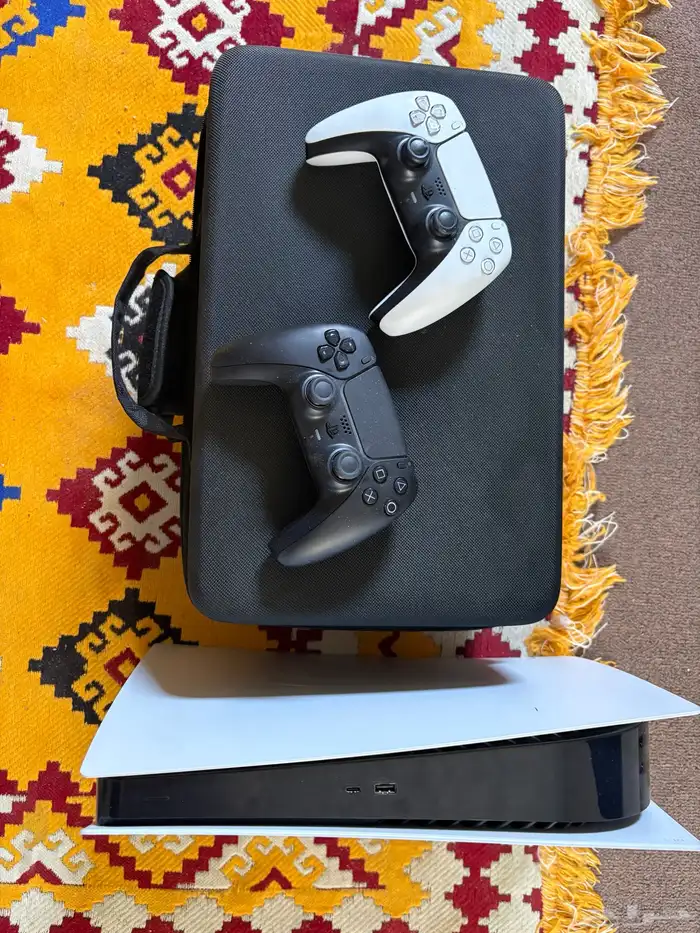 سوني 5 مع يدين 4