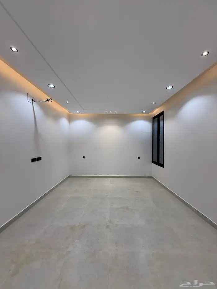 للبيع شقق ارضيه وارواف علويه بأسعار صيدة بموقع مميز بالخميس 32