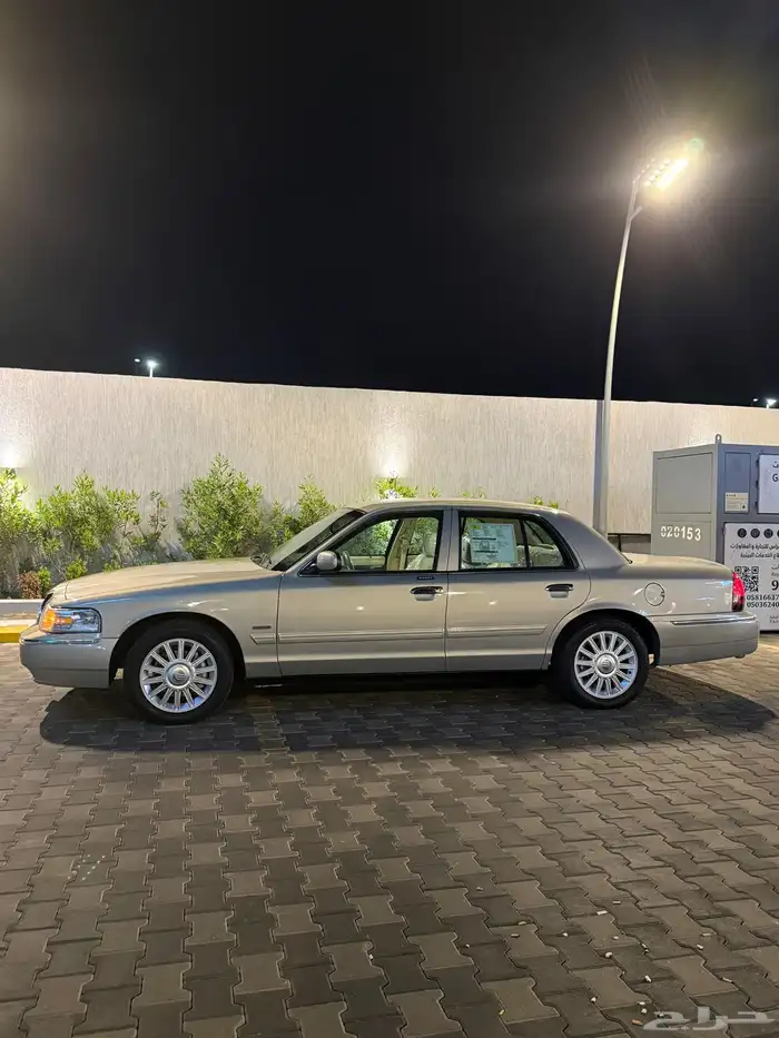 فورد جراند ماركيز 2010 16