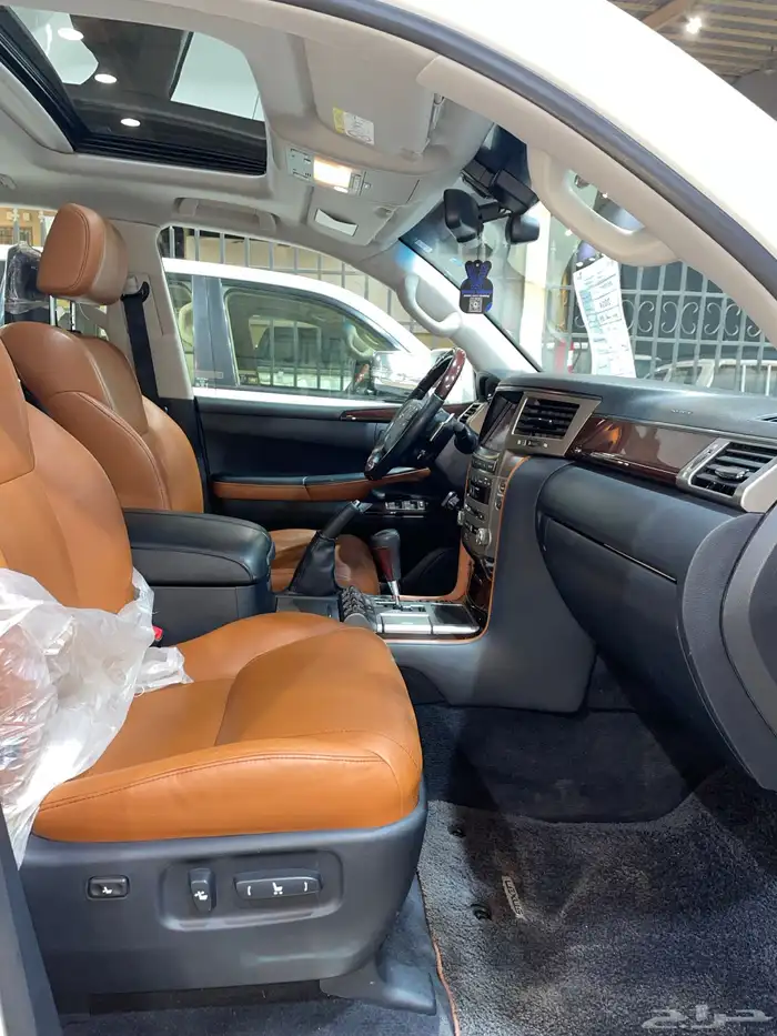 للبيع لكزس LX570 اسبورت 2014 عبداللطيف عداد 89 الف 16