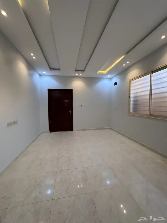 للبيع فيلا مستقله دورين وملحق مساحه كبيره من 840 الف 6