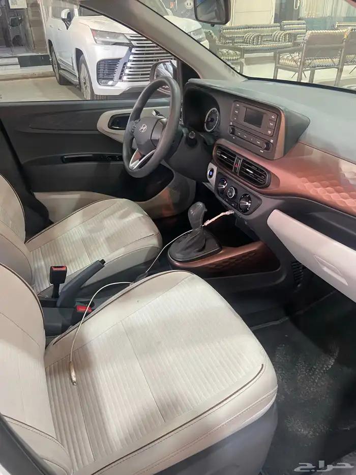 هونداي اي 10 فل كامل موديل 2024 ماشي 30 الف كلم 5