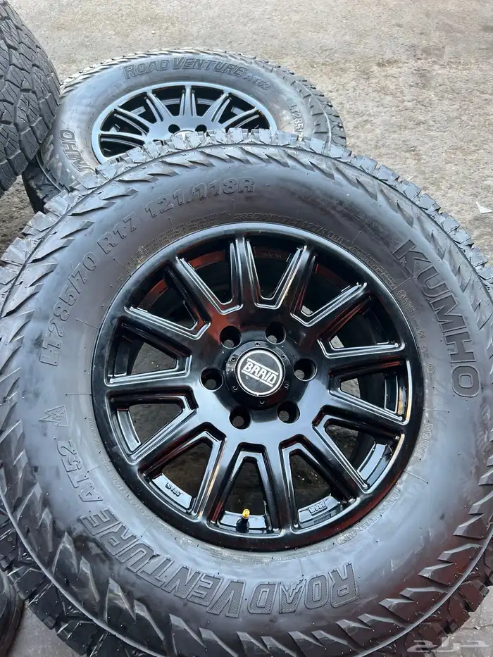 جنوط برايد اصلي مع كفرات كوماهو 285.70.17 تاريخ 24 5