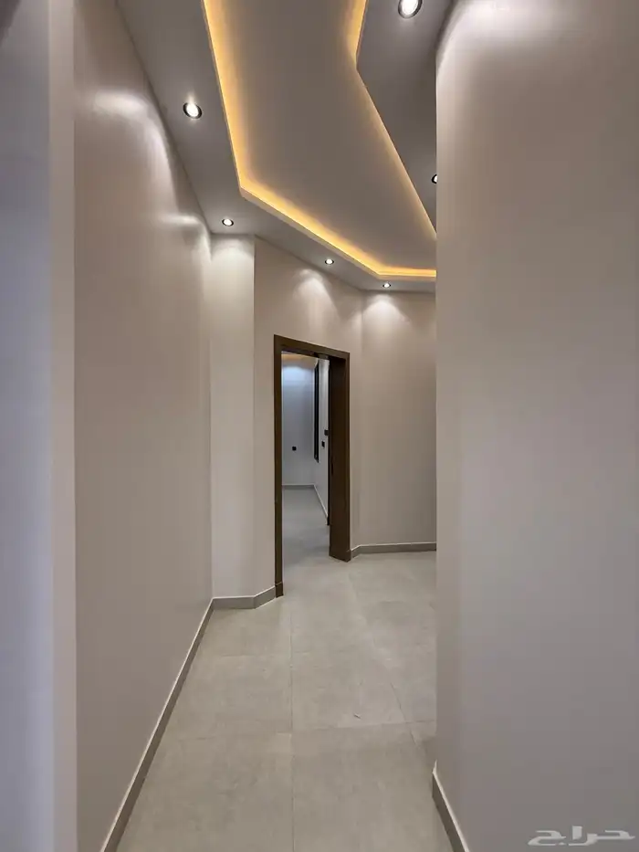 للبيع شقق ارضيه وارواف علويه بأسعار صيدة بموقع مميز بالخميس 16