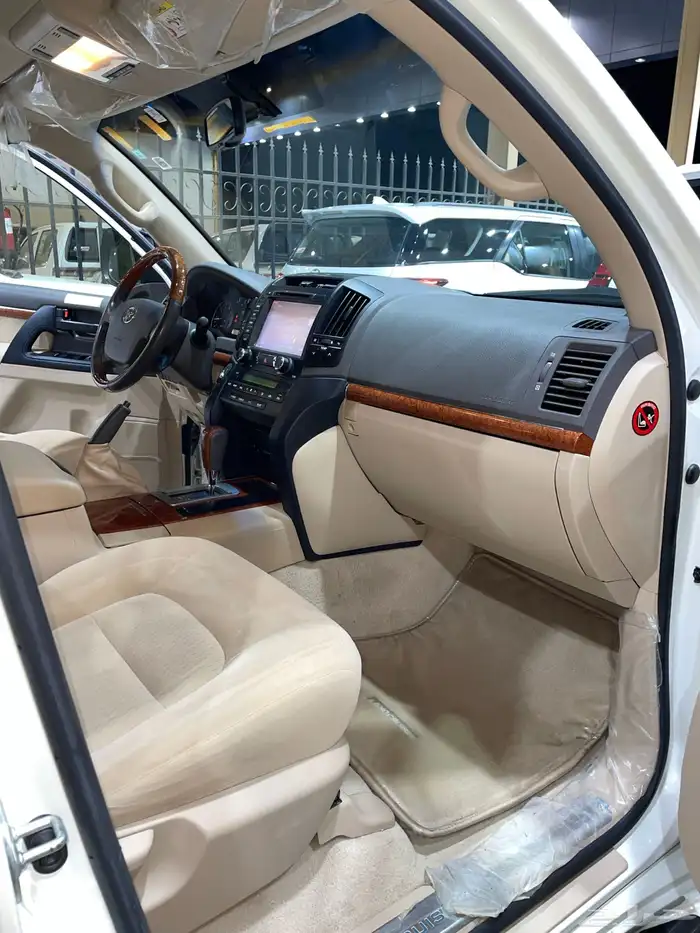 للبيع جيب جي اكس ار 2014 فل كامل عبداللطيف عداد 86 الف 15