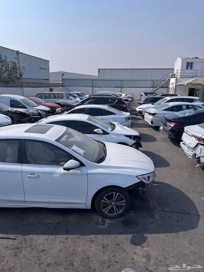 سيارات مصدومه 50