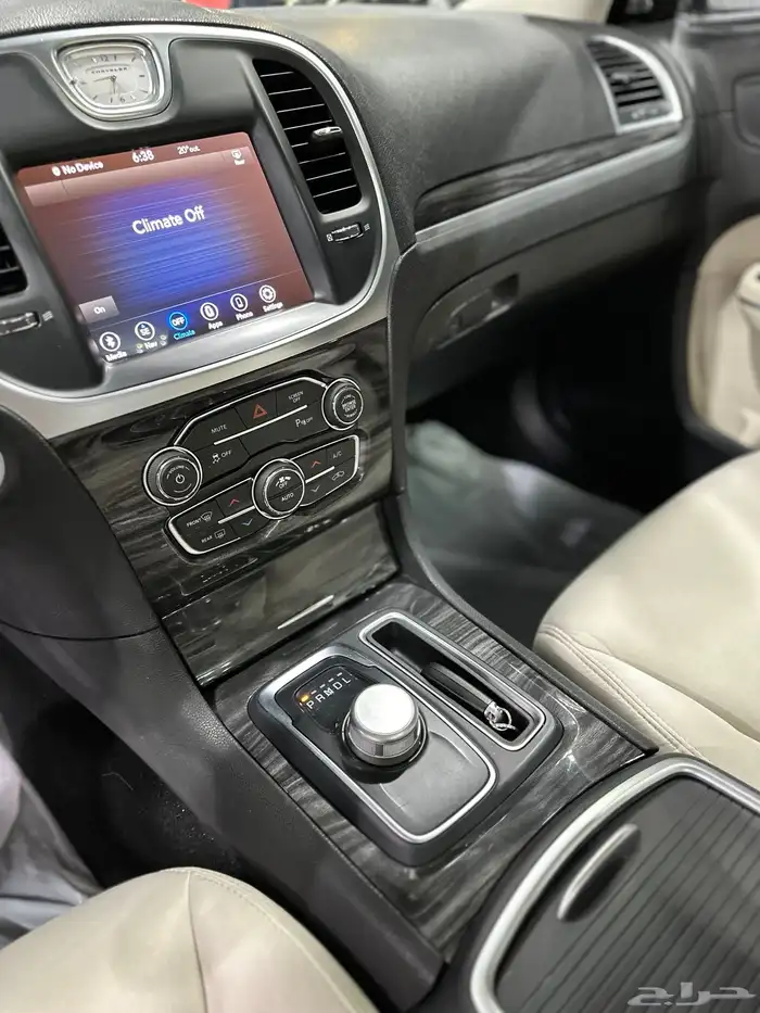كرايزلر C300 اسود 2021 هيمي V8 5.7 معرض(عبيد الرشيدي) 26