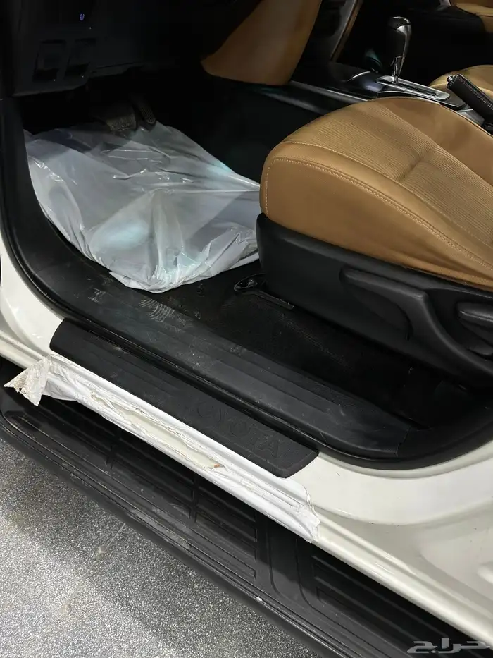 فورشنر ديزل 2021 بريمي دبل دفلك لدى معرض(الرشيدي) 21