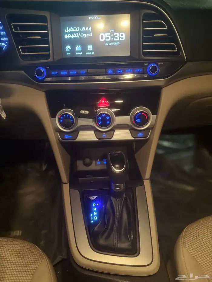 النترا مديل 2020 لون فضي 9