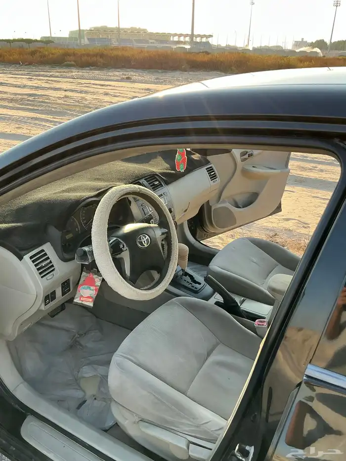 للبيع كورولا 2011 تماتيك 8