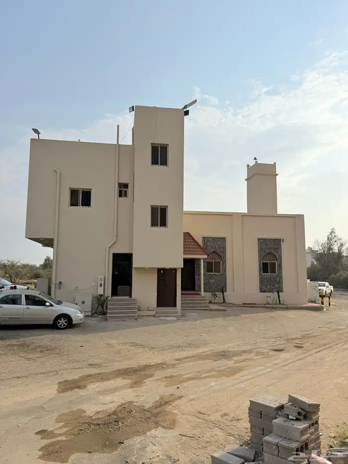 للبيع شقه علويه بسطح خاص بالقرب من نادي ضمك بسعر470الف 17