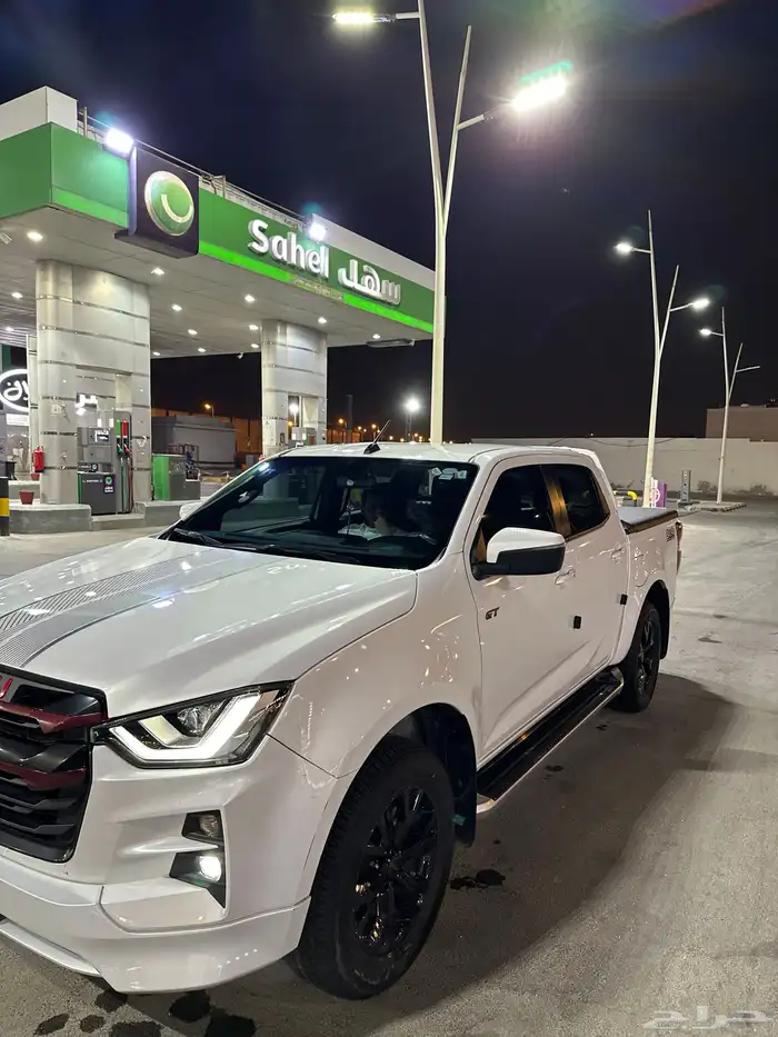 ايسوزو 2023 ديماكس فل جي تي 8