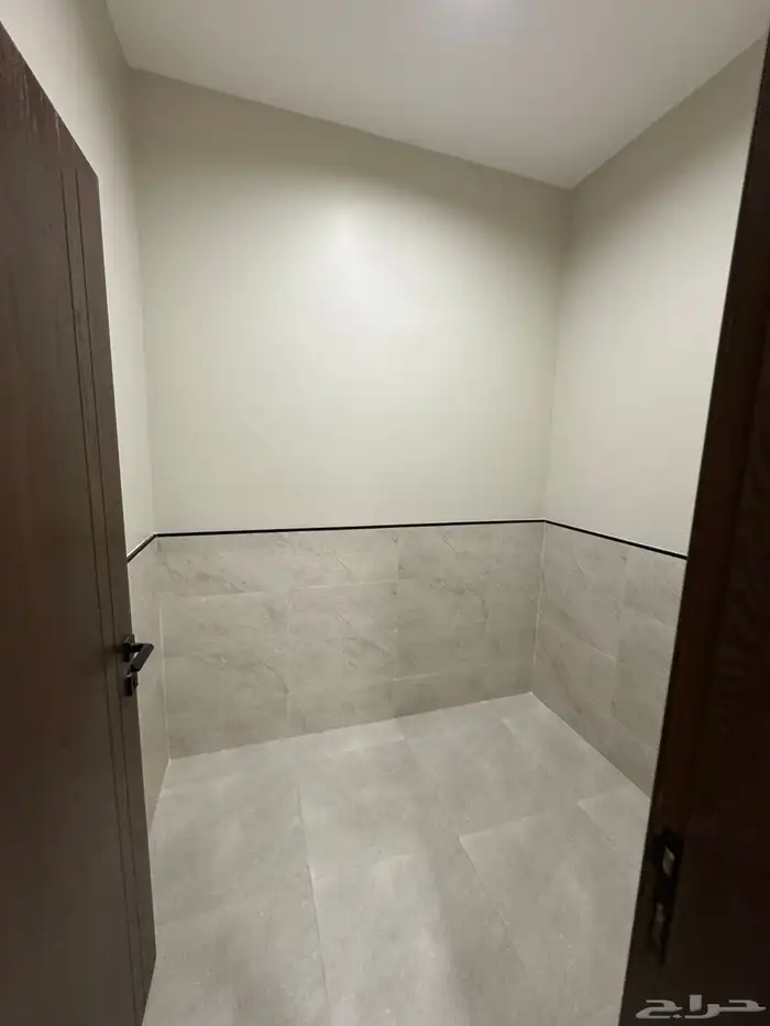 للبيع فيلا مودرن دورين وملحق بحي راقي واصل جميع الخدمات 12