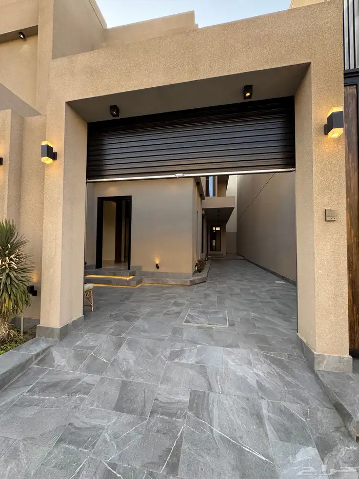 للبيع فيلا مودرن دورين وملحق بحي راقي واصل جميع الخدمات 1