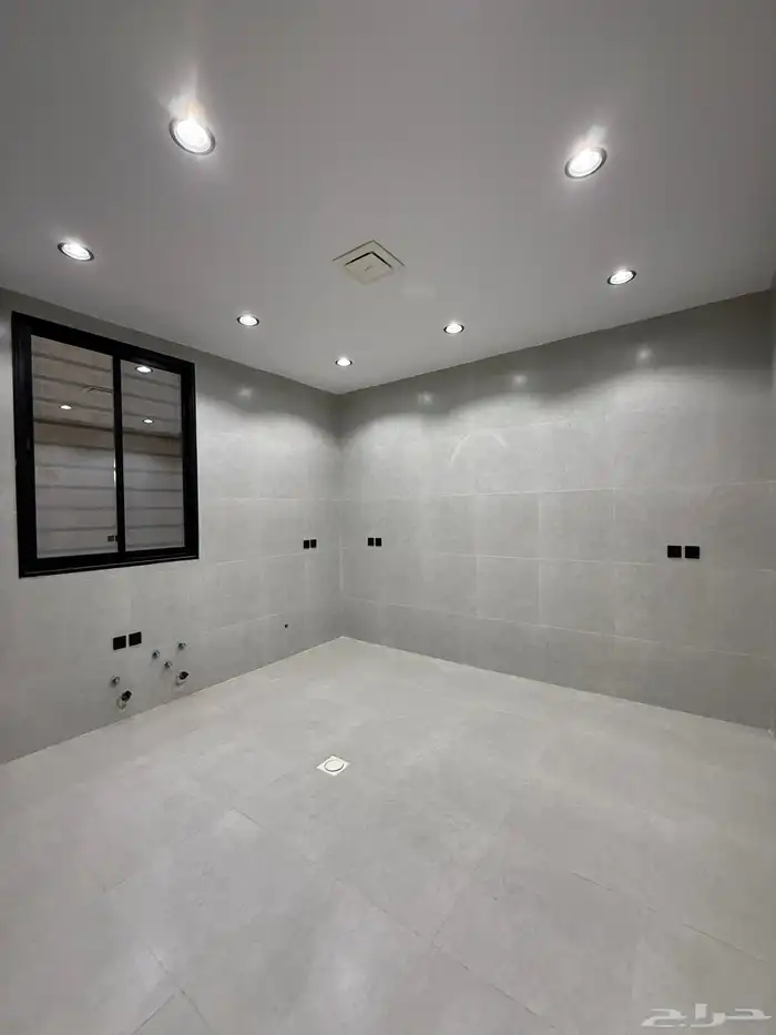 للبيع شقق ارضيه وارواف علويه بأسعار صيدة بموقع مميز بالخميس 9