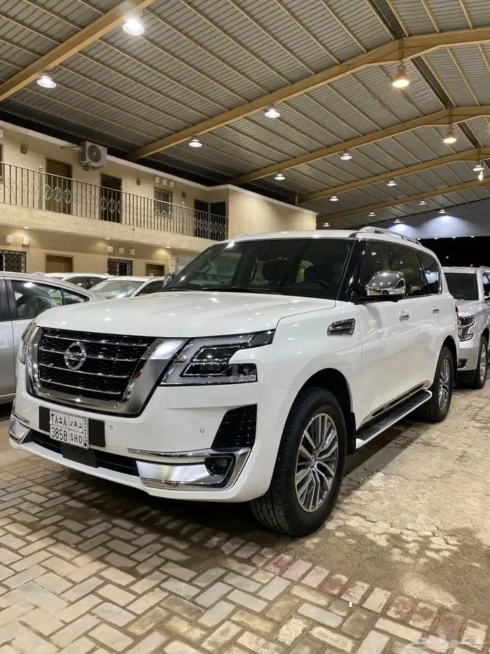 للبيع نيسان باترول 2021 بلاتينيوم فل كامل سعودي عداد 55 الف 0