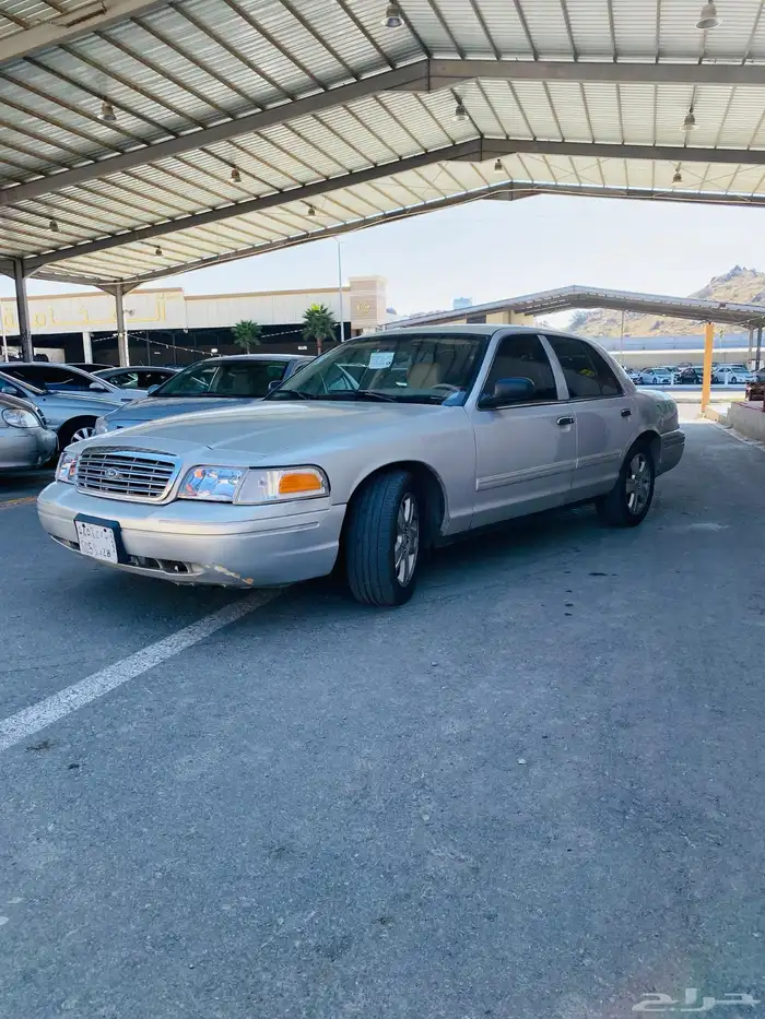 فورد كراون فيكتوريا 2012 3