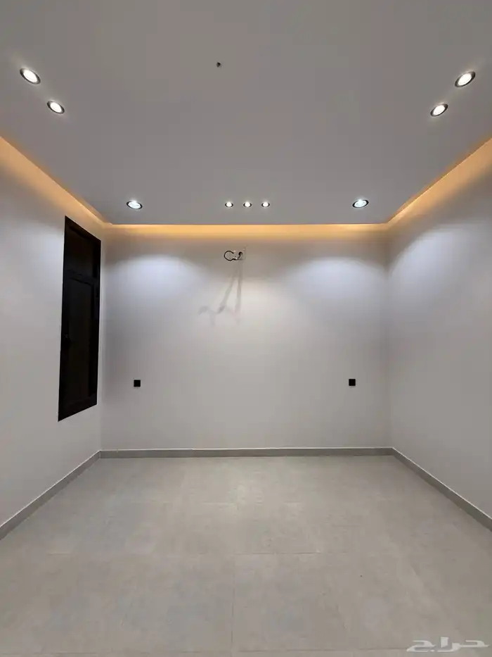 للبيع شقق ارضيه وارواف علويه بأسعار صيدة بموقع مميز بالخميس 8