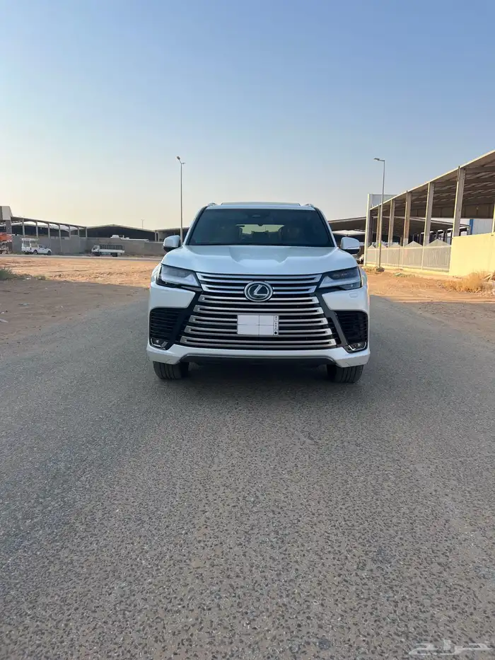 لكزس 2025 وارد الكويت عداد 23 الف فقط 3