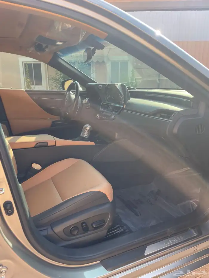 لكزس ES300h 2024 للبيع 4