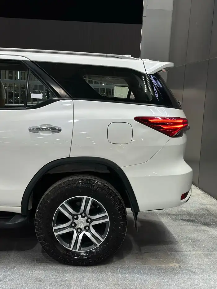 فورشنر ديزل 2021 بريمي دبل دفلك لدى معرض(الرشيدي) 7