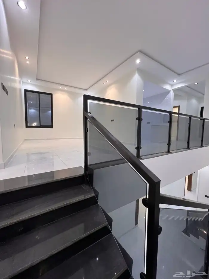 للبيع فيلا روف مع ملحق حى الراقى خميس مشيط780 الف 29