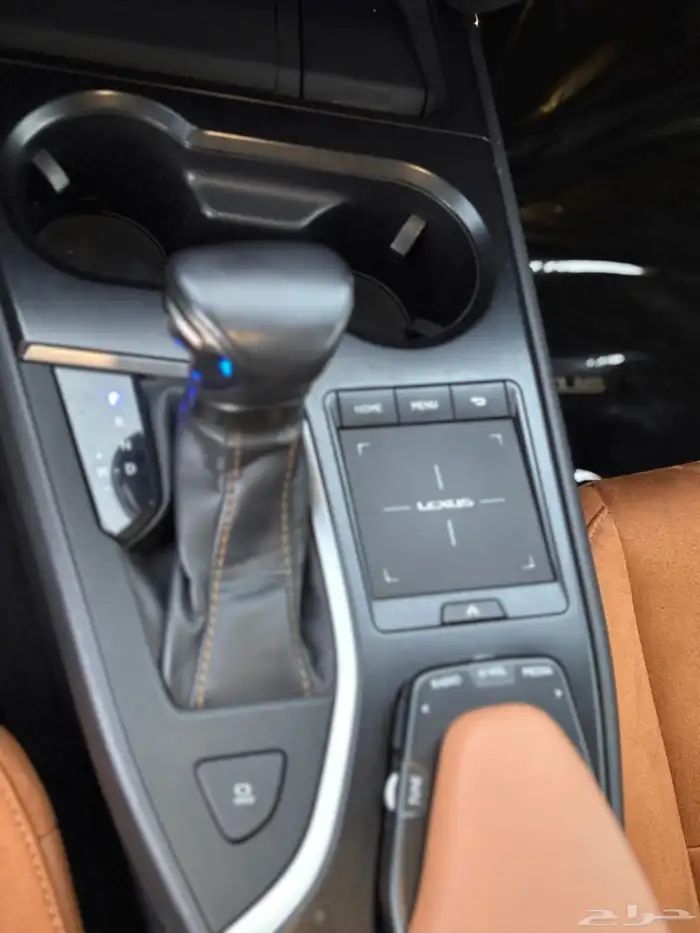 لكزس UX20 2019 مخزن بدي وكاله عداد 25 الف km 30