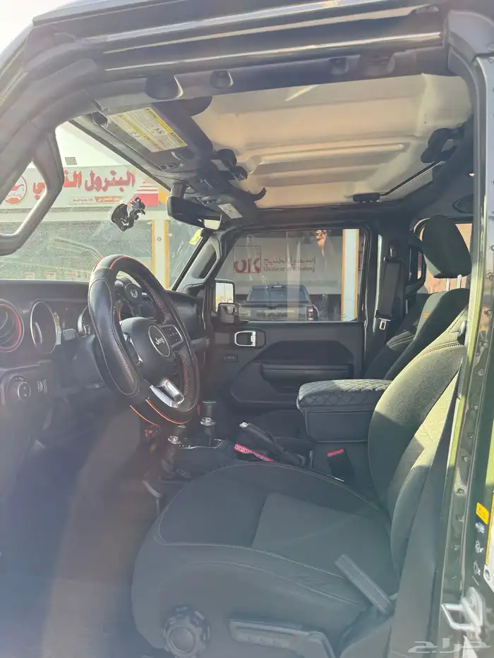 جيب قلاديتور Jeep Gladiator 2023 19