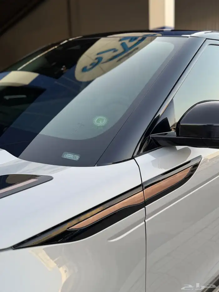 رنج روفر ايفوك 2024 Dynamic SE على الضمان 4