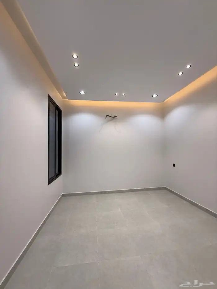 للبيع شقق ارضيه وارواف علويه بأسعار صيدة بموقع مميز بالخميس 35